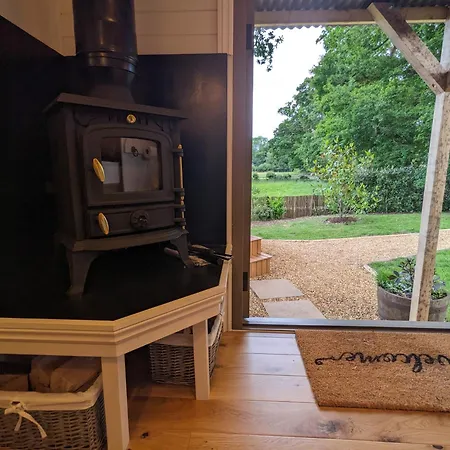 Hut In The Forest Brockenhurst Exterior photo
